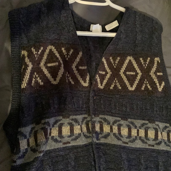 Button Up Vest - Picture 2 of 3